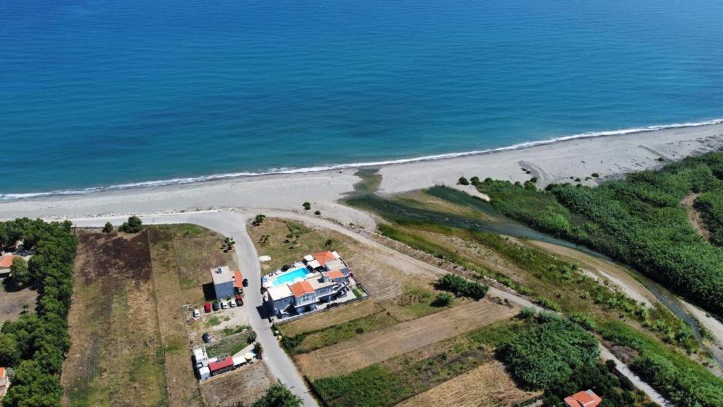 Haridimos Apartments Tavronitis Eksteriør billede